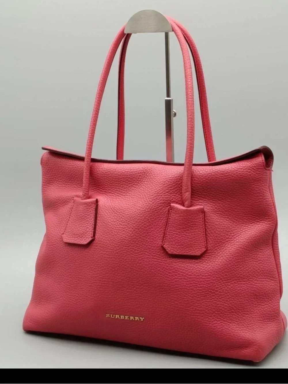 Burberry Grainy Leather Medium Barnyard Handbag in color Pink Azalea